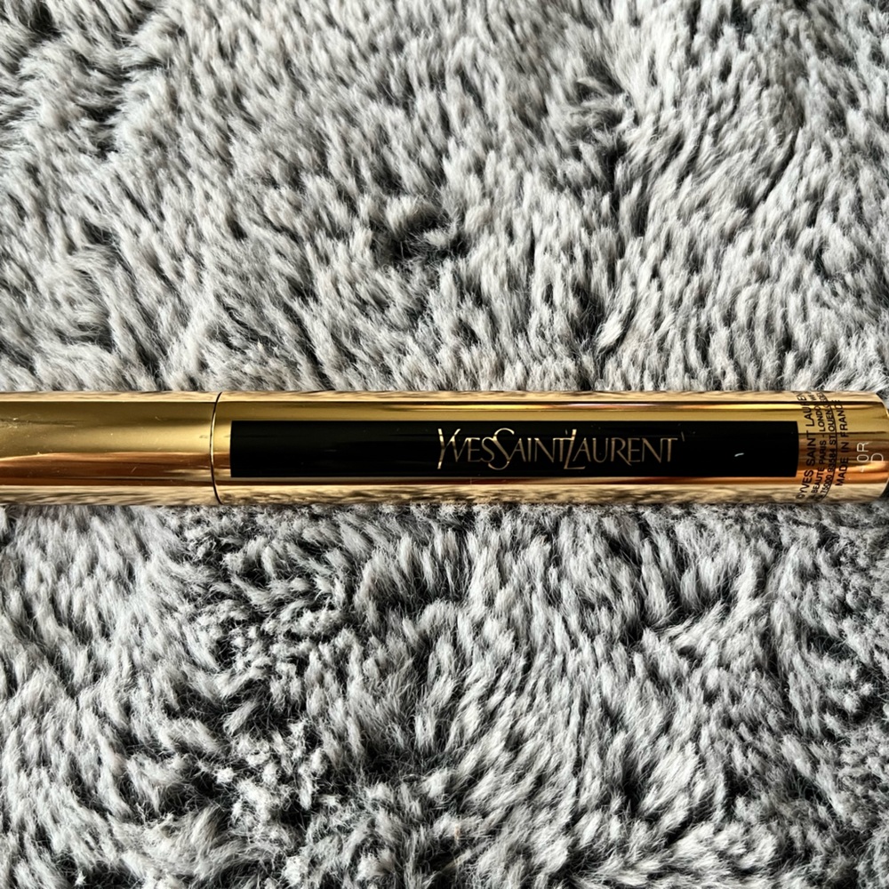 TOUCHE ÉCLAT ALL-OVER BRIGHTENING PEN.            RADIANT CONCEALER